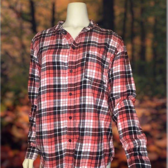 Cheap Monday Woman’s Red Black White Flannel Small - Picture 1 of 7